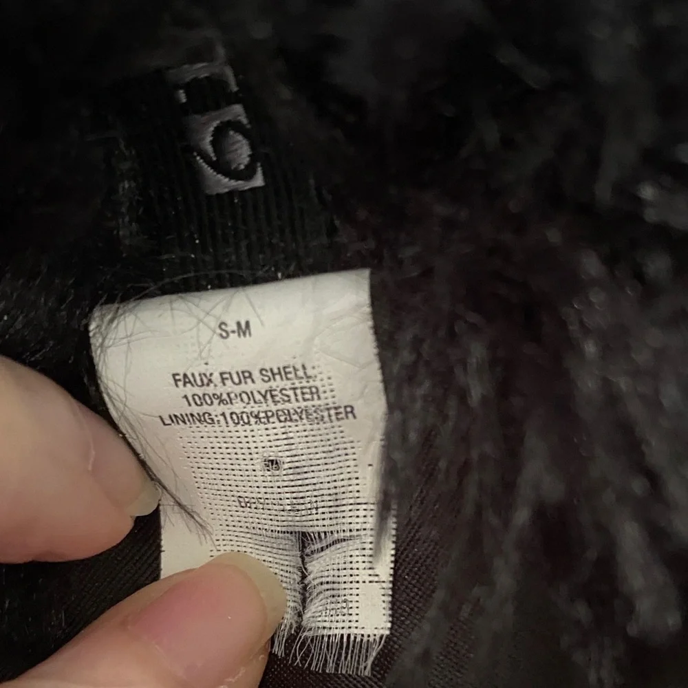 Apt. 9 Plush Black Teddy Vest - Picture 3 of 9